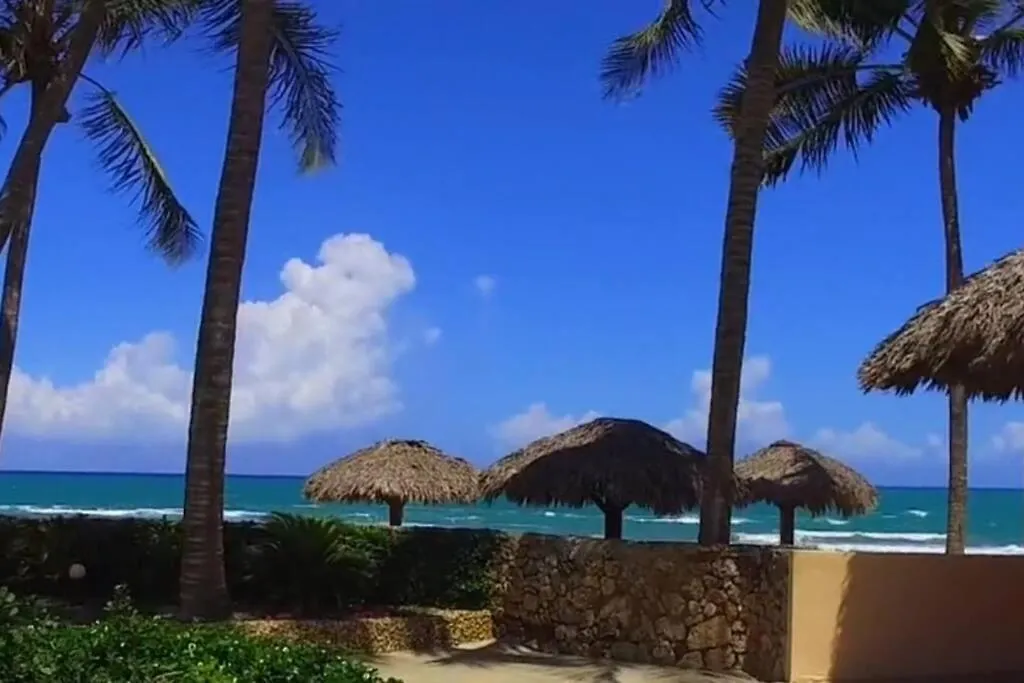 Beautiful Beachfront Penthouse 2 Bdrm 2 Bath Condo Cabarete 0*,  Dominikanische Republik